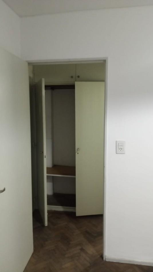 ALQUILA 1 DORMITORIO